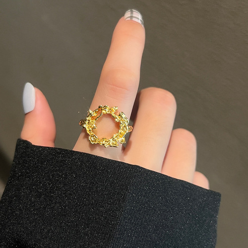 European and American-style fashion, irregularly shaped open-ring—unique design, classic round ring for women, versatile accessory perfect for street-style photos.