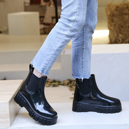 Women's Fashion Thick Rubber Chelsea Rain Boots with Waterproof and Slip-Resistant Design
