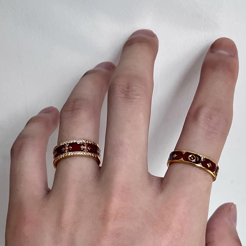 High-End Vintage Cross-Shaped Ring in Burgundy and Gold, Open Design, Niche Design, Enamel, Light Luxury Ring