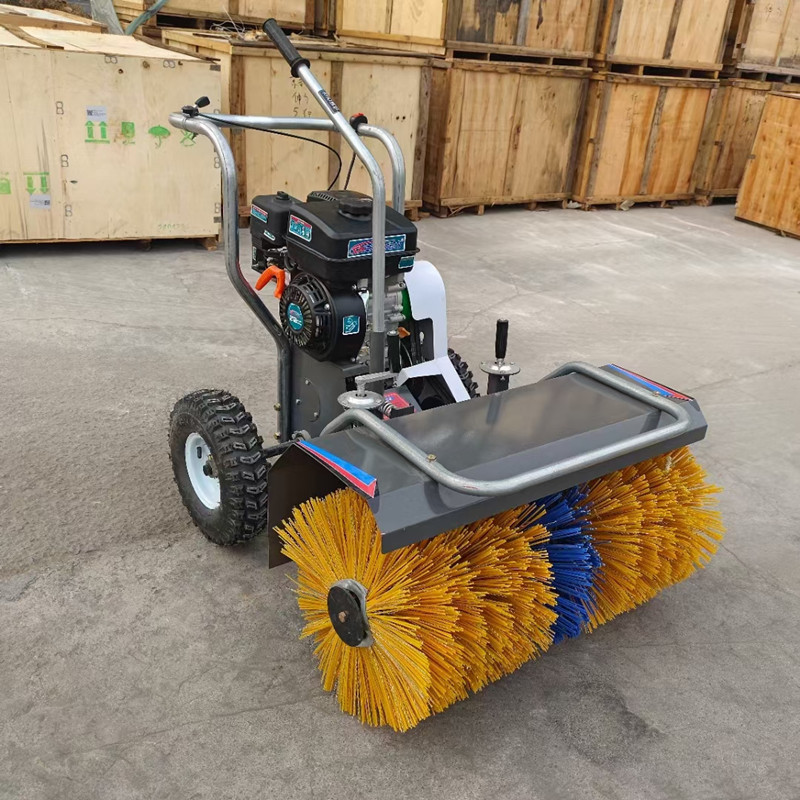 路面积雪170型螺旋式扫雪机 手推式汽油动力清雪机履带滚刷扫雪机