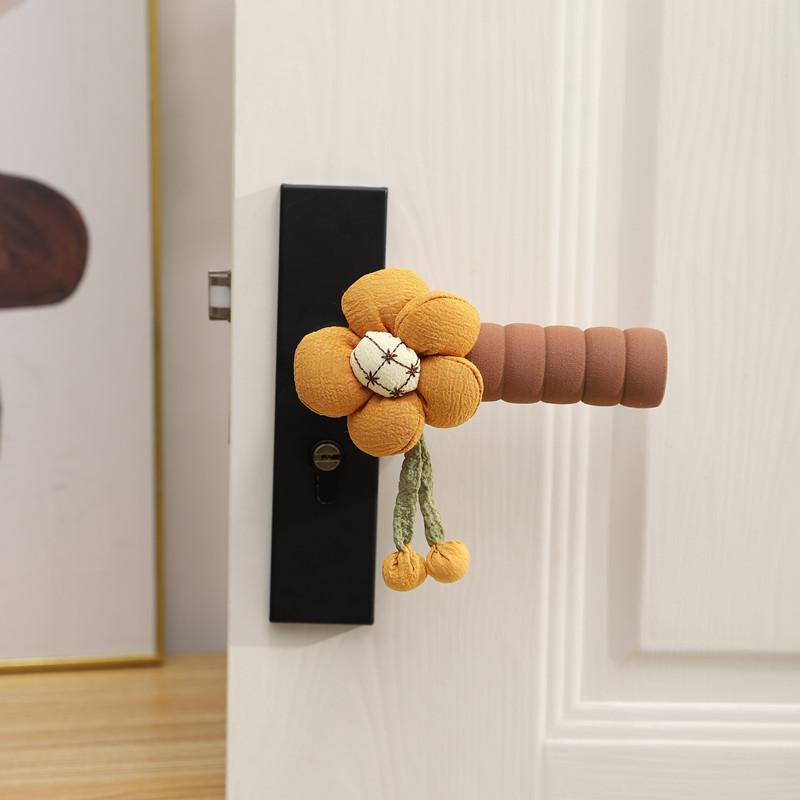 Bread flower [orange] right hand open the door