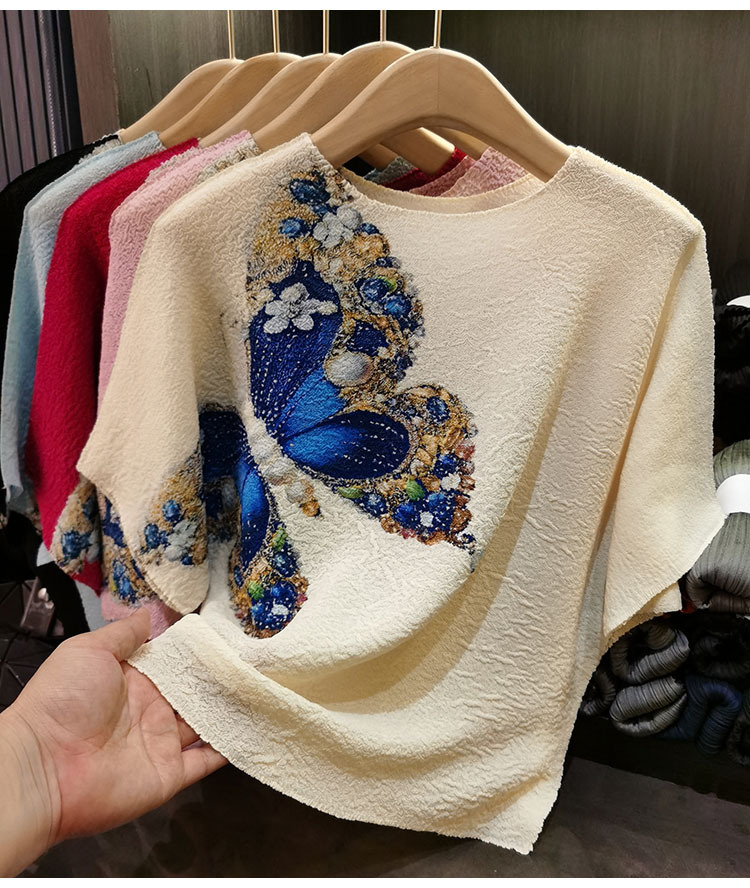 Áo thun nữ cổ tròn tay cánh dơi in hình bướm dáng rộng — Màu xanh lam nhạt, Màu đen chi tiết 4