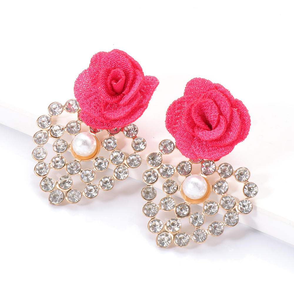 Fashion Geometric Heart-shaped Inlaid Rhinestone Flower Earrings display picture 5
