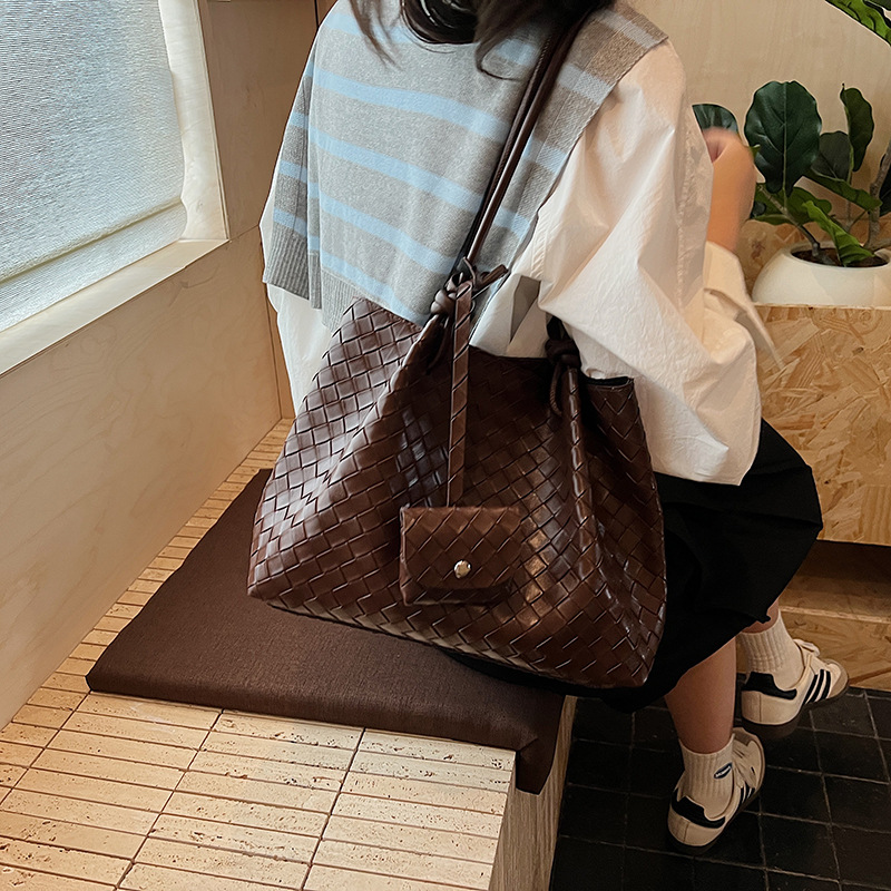 2026 Spring New Diamond Quilted Woven Tote Bag For Women Fashion Versatile Commuter Luxury Shoulder Handbag - Thumbnail 4