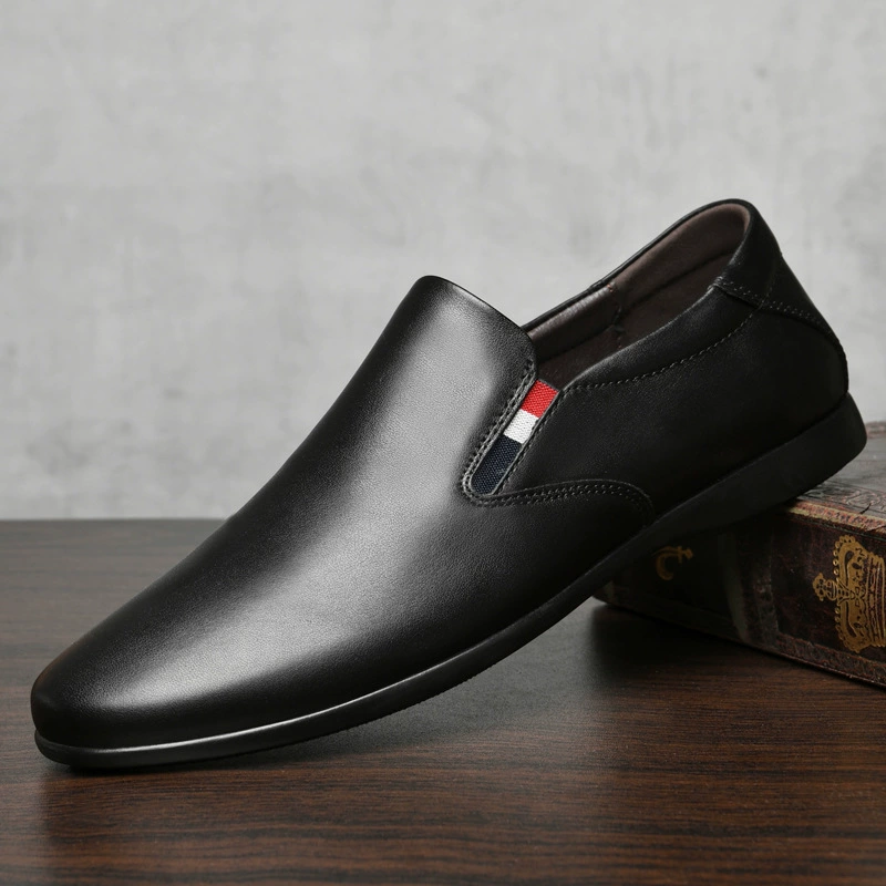 Мужские туфли 2025 лето новые мужские повседневные удобные кожаные туфли для путешествий модные универсальные туфли с круглым носком трендовые