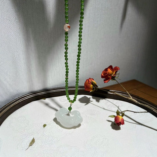Jin Yutang Xinjiang Hotan Jade This is a real high quality without black spots 4mm ice bottom bead chain and flawless