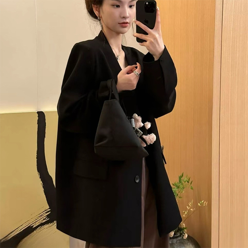 Minimalist High-end V-neck Women's Designer Blazer Lightweight Coat_voghion.com