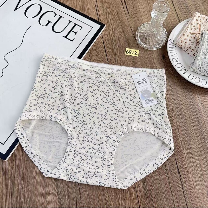 6812 Ultra-Thin, Naked-Feel Ice Silk Fashionable Leopard Print Mid-High Waist Women's Panties with Good Elasticity 6812 Ultra-Thin, Naked-Feel Ice Silk Fashionable Leopard Print Mid-High Waist Women's Panties with Good Elasticity