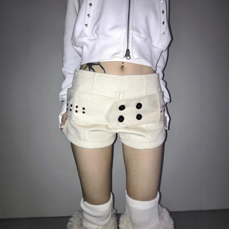 Retro Apricot Corduroy Casual Shorts for Women, New Spring Style with Rivet Decoration, Sweet and Cool Hot Girl Style, Slimming Hot Pants for Outerwear Retro Apricot Corduroy Casual Shorts for Women, New Spring Style with Rivet Decoration, Sweet and Cool Hot Girl Style, Slimming Hot Pants for Outerwear