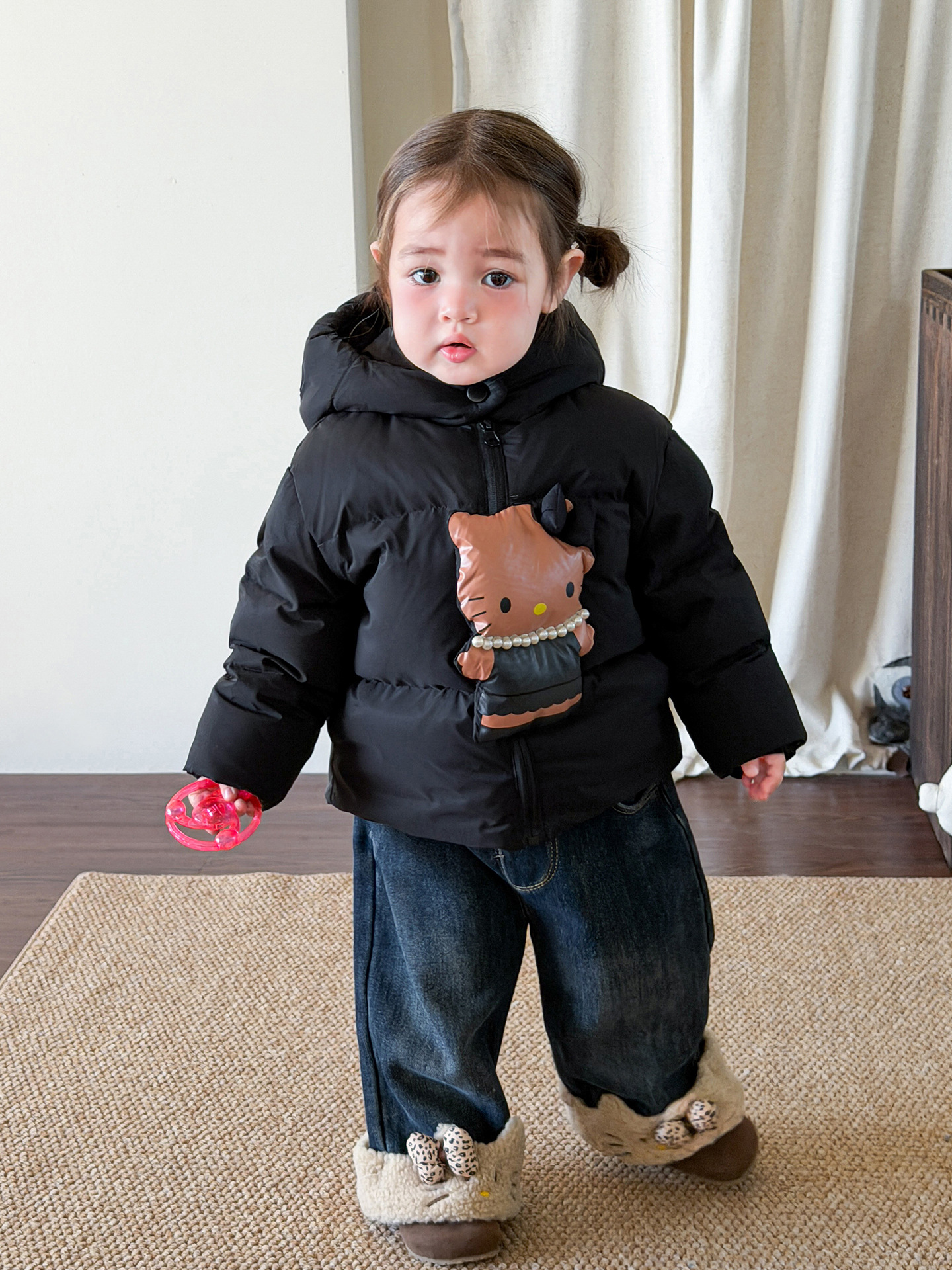 Sugar Pear ropa infantil de invierno de niñas 2025 aire 90 blanco de goma de seda tres abrigos para niños ropa de bebé