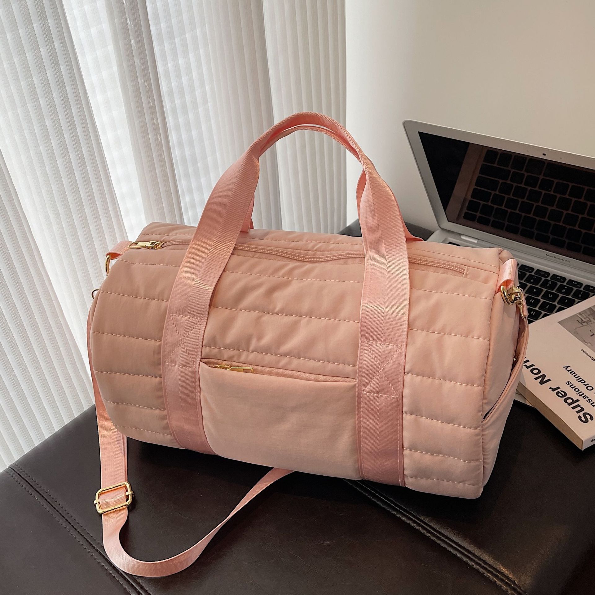 Simple y ligero bolso de gran capacidad 2025, nuevo tipo de bolso de viaje conveniente, bolso de hombro, bolso de lona