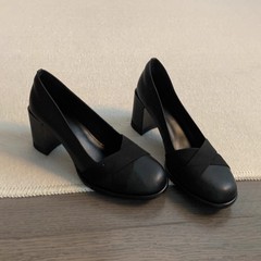 シープスキンバージョン~レトロなラウンドトゥハイヒールクロスストラップ気質メリージェーンシューズレディース浅口ヘップバーンスタイル太ヒールシューズ
