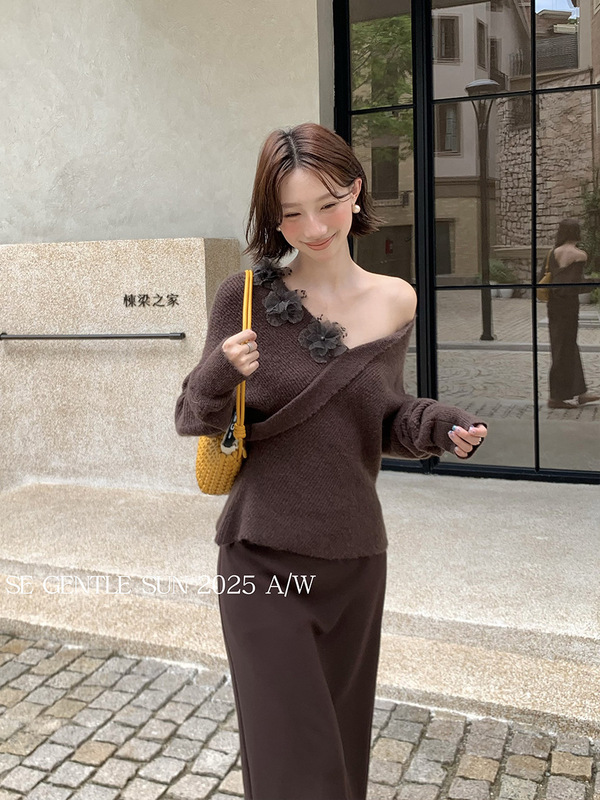 秀熙熙2025秋季新款白标宽松长袖V领花朵针织衫上衣羊毛衣女25370|undefined