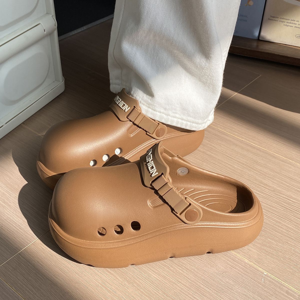 Women's Summer Outdoor Clogs With A Stepping-On-Feces Feel, Non-Slip, Odor-Resistant, Top Quality Thick-Soled, Closed-Toe Beach_voghion.com