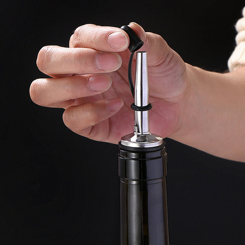 Modern and simple new stainless steel six-layer wine pourer bar restaurant cocktail red wine bottle stopper oil bottle mouth