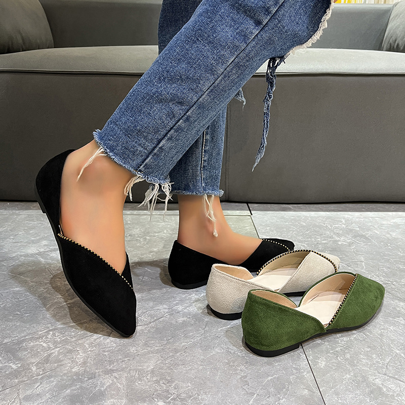 Elegantes zapatos planos con punta puntiaguda