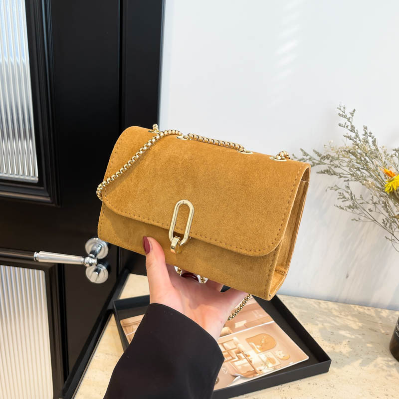 La moda francesa, la sensación de estilo extranjero, la bolsa de mujer, 2025, la primavera, el nuevo estilo, la bolsa de hombro.