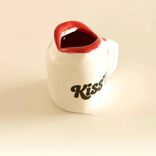 �羳KISS'D - Not Your Average Mug�t��KISS��ͬ�������R�˱�