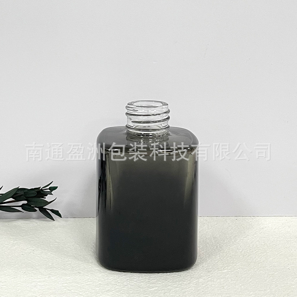 Nuevo producto al por mayor 100ml simple botella de vidrio aromática cuadrada botella de espuma de caña volatilizada botella de perfume interior botella vacía