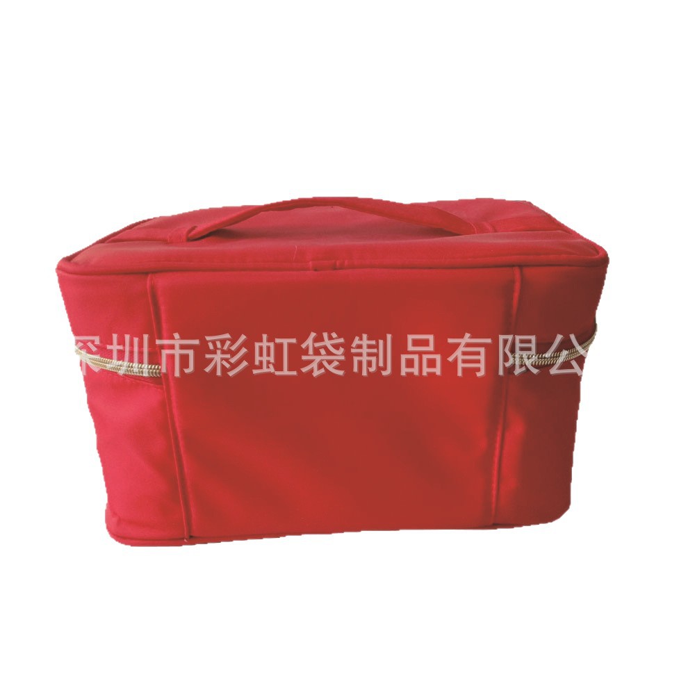 ���Ҷ��Ʊ�������Ұ�Ͱ�б�Ƶ��ڲ���Я���°���Ĥ�������������