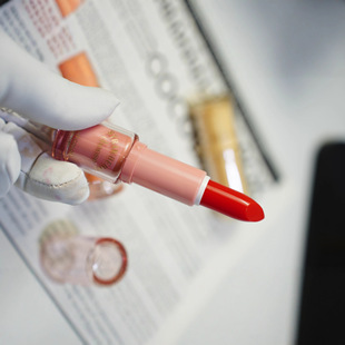 Lip Protection 1839 Light Color Translucent Warm Changing Lipstick Autumn and Winter Resistant to Dryness and Cracking for Men and Women Moisturizing and Moisturizing