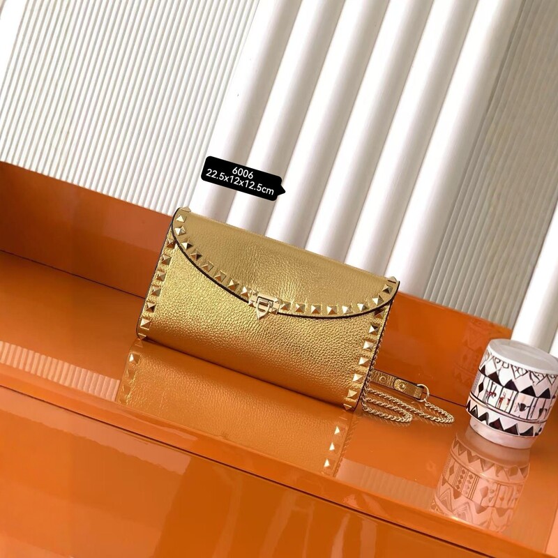 European and American Fashion Grainy Calfskin Handbag, Small Square Bag, Versatile Studded Crossbody Bag, Coin Chain Clutch Bag, High-End European and American Fashion Grainy Calfskin Handbag, Small Square Bag, Versatile Studded Crossbody Bag, Coin Chain Clutch Bag, High-End