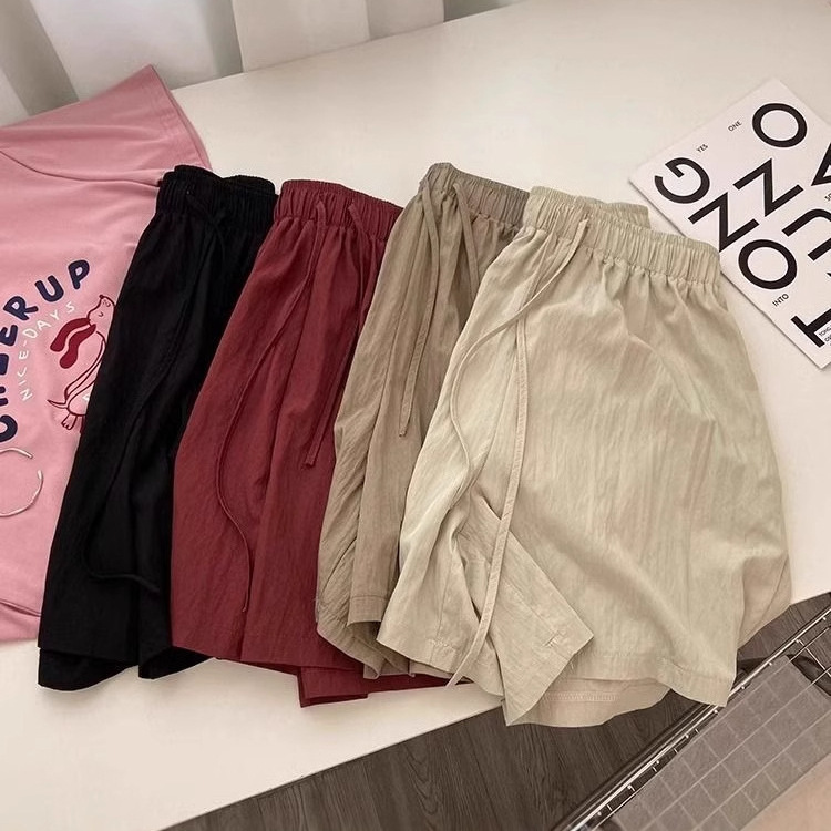 Cool Pleated Casual Shorts Women's Summer Loose Straight Leg Wide Leg Home Wear All-match Hot Pants Pajama Pants Wholesale Foreign Trade Cool Pleated Casual Shorts Women's Summer Loose Straight Leg Wide Leg Home Wear All-match Hot Pants Pajama Pants Wholesale Foreign Trade