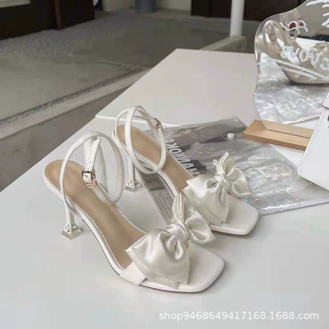 Оптовая продажа бант с сандалиями женские каблуки 2022 летняя мода фея на высоких каблуках женские туфли