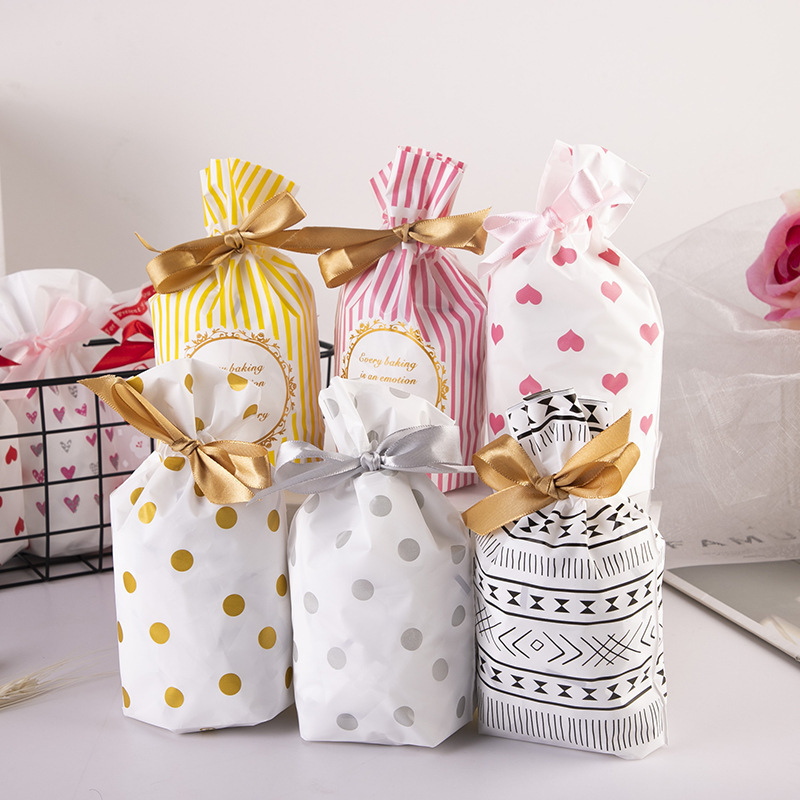 Small gift bag ribbon drawstring plastic bag nougat snowflake crisp packaging bag baby one month old back gift bag Small gift bag ribbon drawstring plastic bag nougat snowflake crisp packaging bag baby one month old back gift bag
