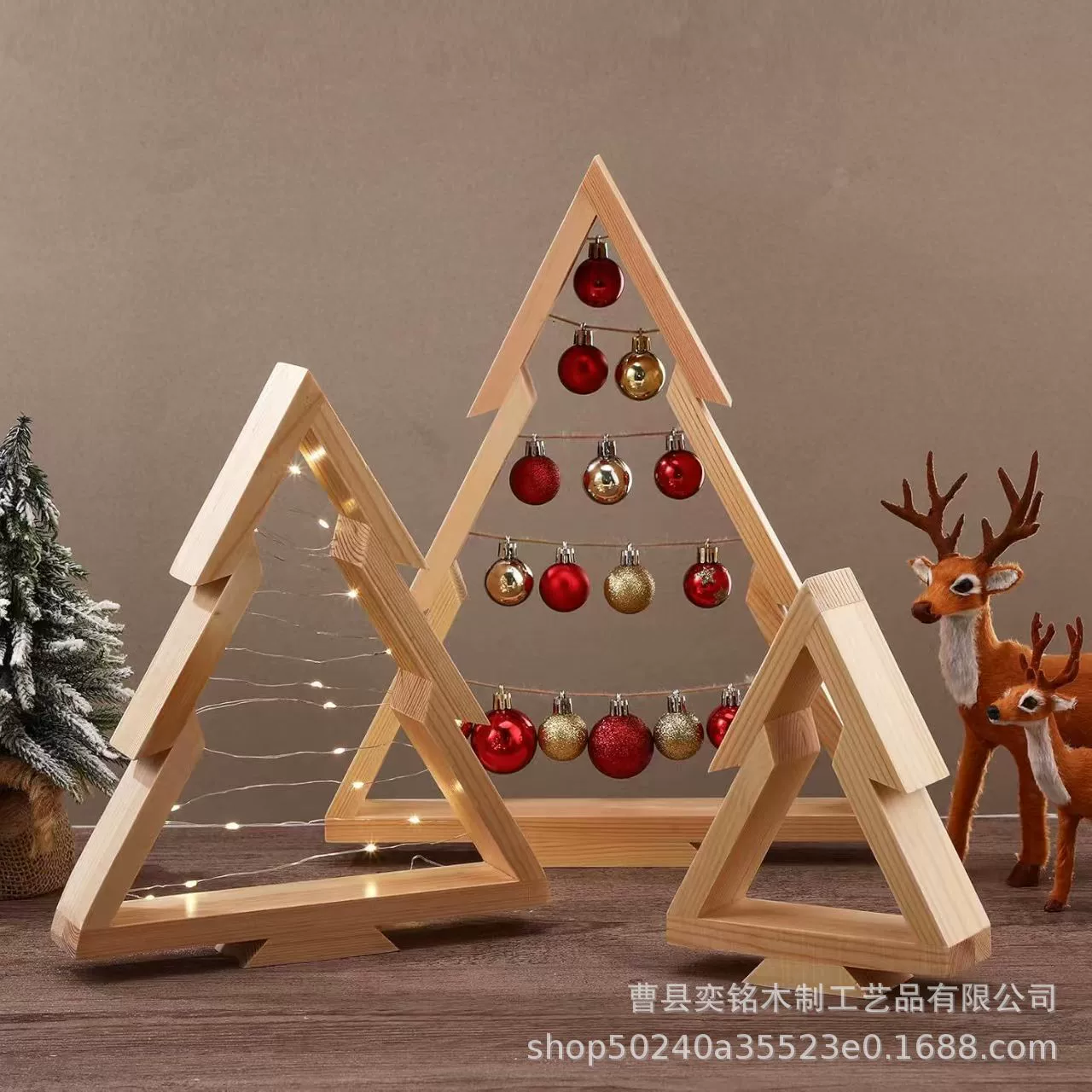 Деревянная рождественская атмосфера на рабочем столе фото реквизит домашние украшения настенные подвески из цельного дерева ремесла