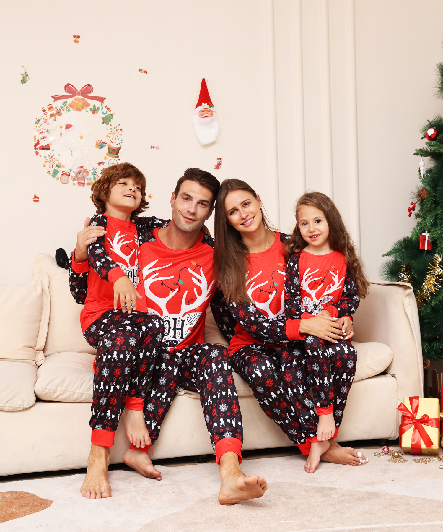 Kerst pyjama set voor het hele gezin met rendier kerstprint_voghion.com