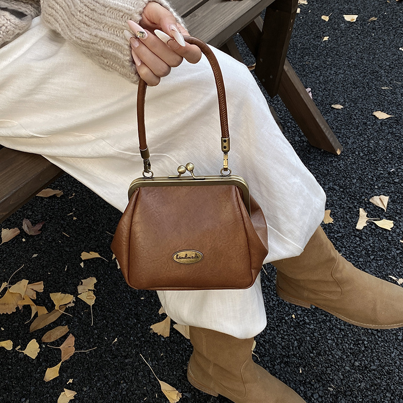 2025 New Autumn and Winter Women's Clip-On Small Bag Pure Color Retro Crossbody Bag Texture Versatile Mini Shoulder Bag 2025 New Autumn and Winter Women's Clip-On Small Bag Pure Color Retro Crossbody Bag Texture Versatile Mini Shoulder Bag