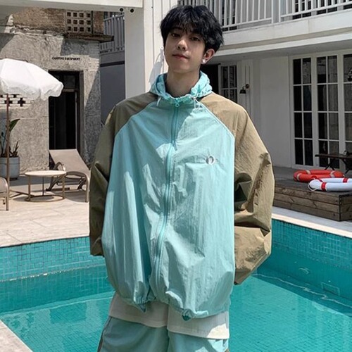 Light luxury casual sunscreen set for men, summer sunscreen top and shorts set, matching a pair of American streetwear outdoor two-piece set