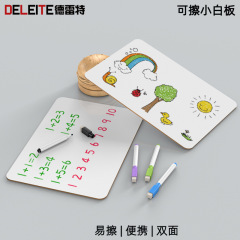 小さい白板のミニ子供のタブレットを消すことができます。