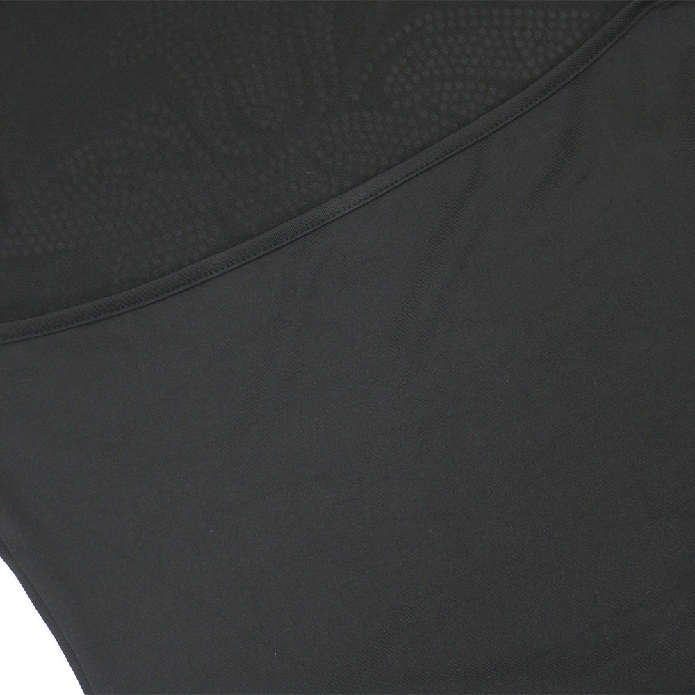 Backless feature close-up