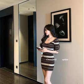 交叉露背条纹修身显瘦收腰连衣裙夏2025新款包臂短款裙子图片均码