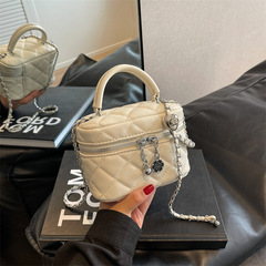 Minimalist Chanel-style design small handbag for women, Korean-style lattice chain bucket bag, 2023 new summer trendy single-shoulder bag