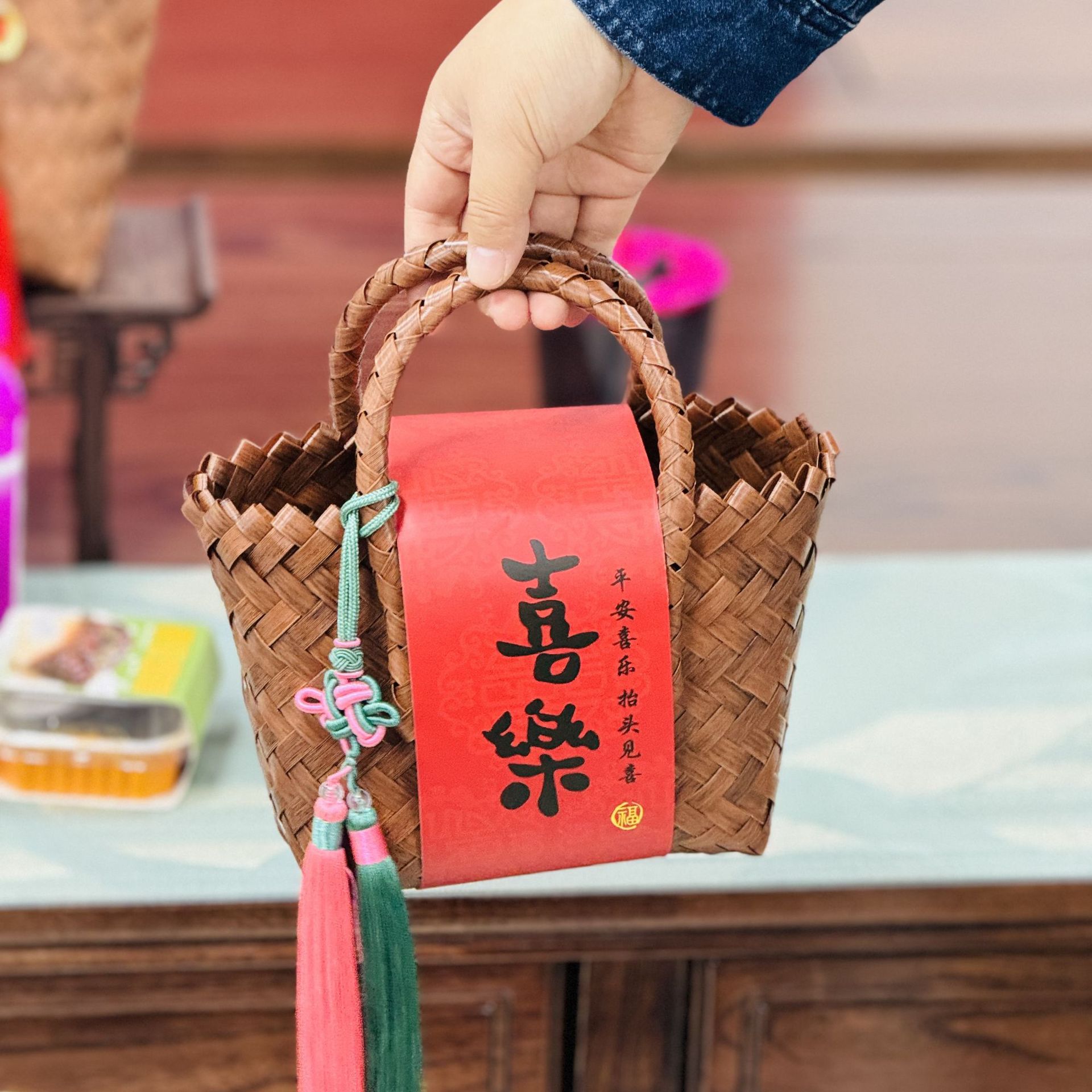 Cestas de nuevo estilo chino de Año Nuevo Reunión anual de reubicación de regalo de aniversario de reubicación de regalo canasta tejida a mano