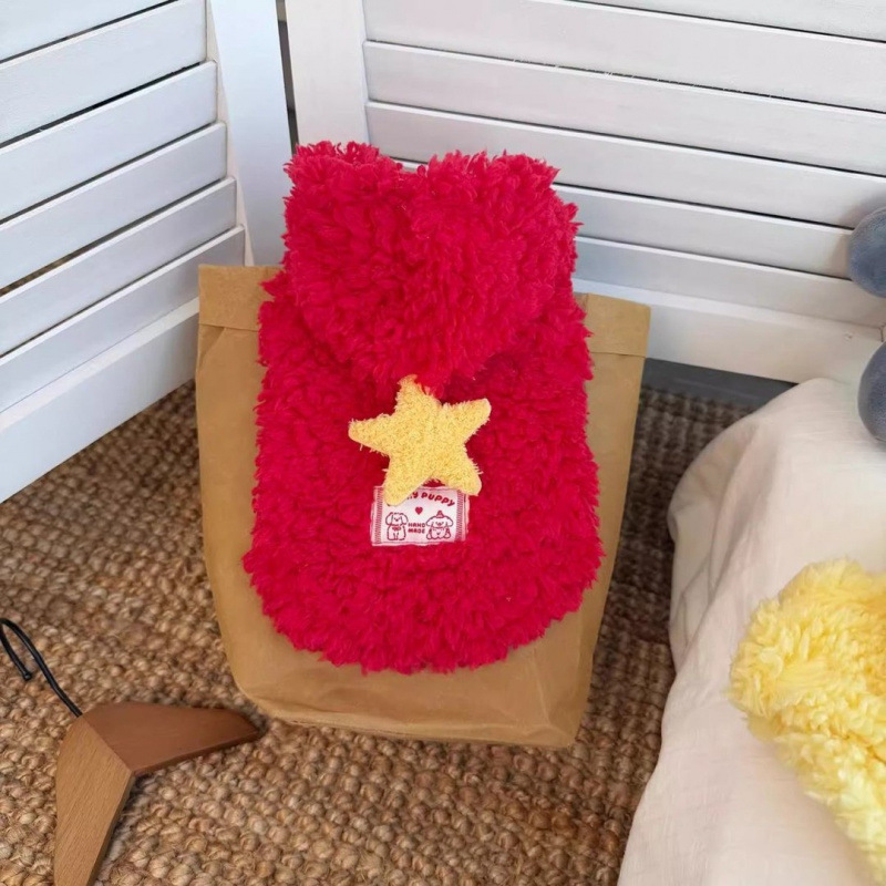 Ropa de mascotas de invierno de Navidad lindas estrellas chaleco de peluche con capuzas perros gatos festivos vestido de Año Nuevo rojo