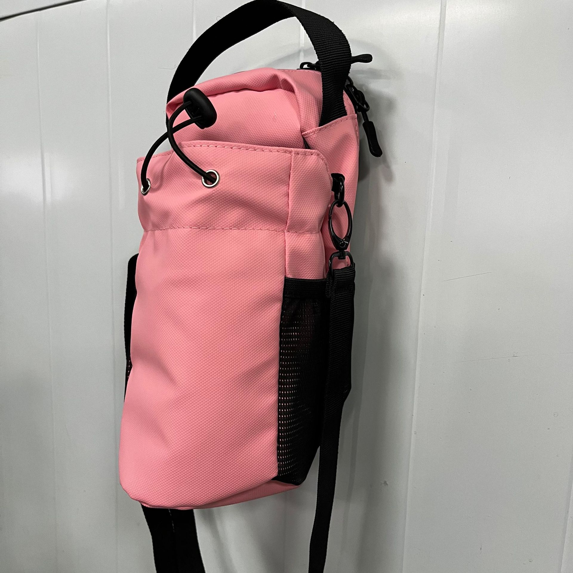 Amazon Venta caliente Yoga Fitness Bolsa de olla de succión magnética de gran capacidad de fitness taza de agua bolsa de mensajero spot de fábrica al por mayor