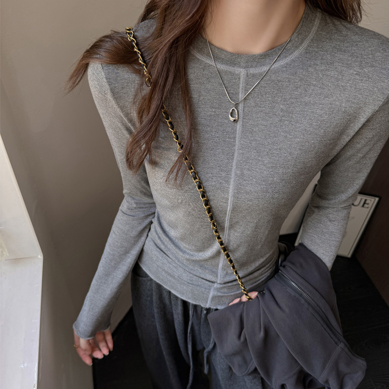 Selected Korean-style gray base layer top for women, perfect for autumn and winter, slim fit, flattering round neck, simple design.
