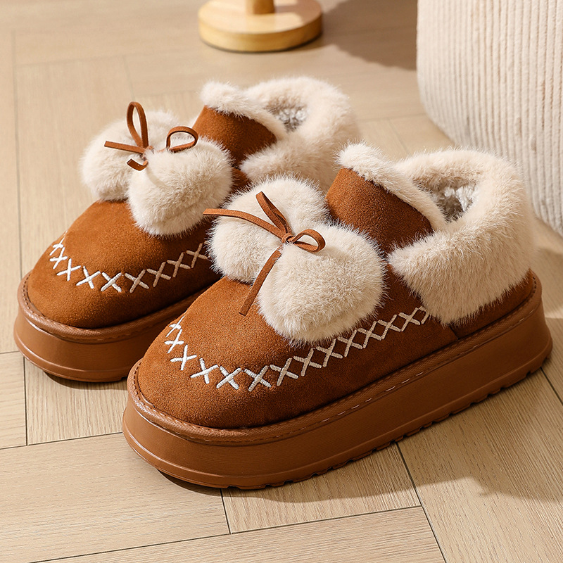 thumbnail image 1 of Zapatillas para uso al aire libre en invierno, zapatos de algodón con lazo de interior de suela gruesa, zapatillas bajas de algodón cálidas de terciopelo de invierno para mujer, 1 of 5