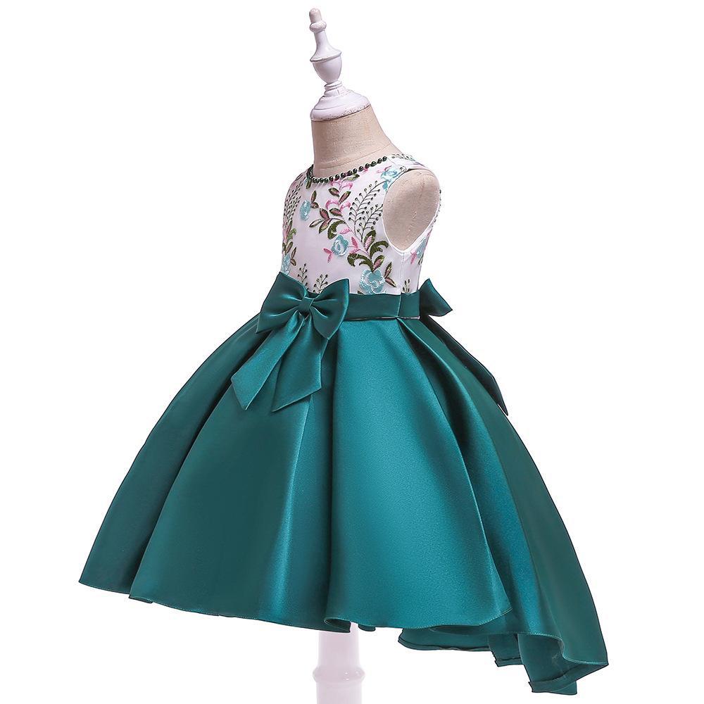 Europeo y americano nuevo trailing vestido niñas hecho a mano con cuentas bordado princesa vestido sarta satén arco dovetail vestido