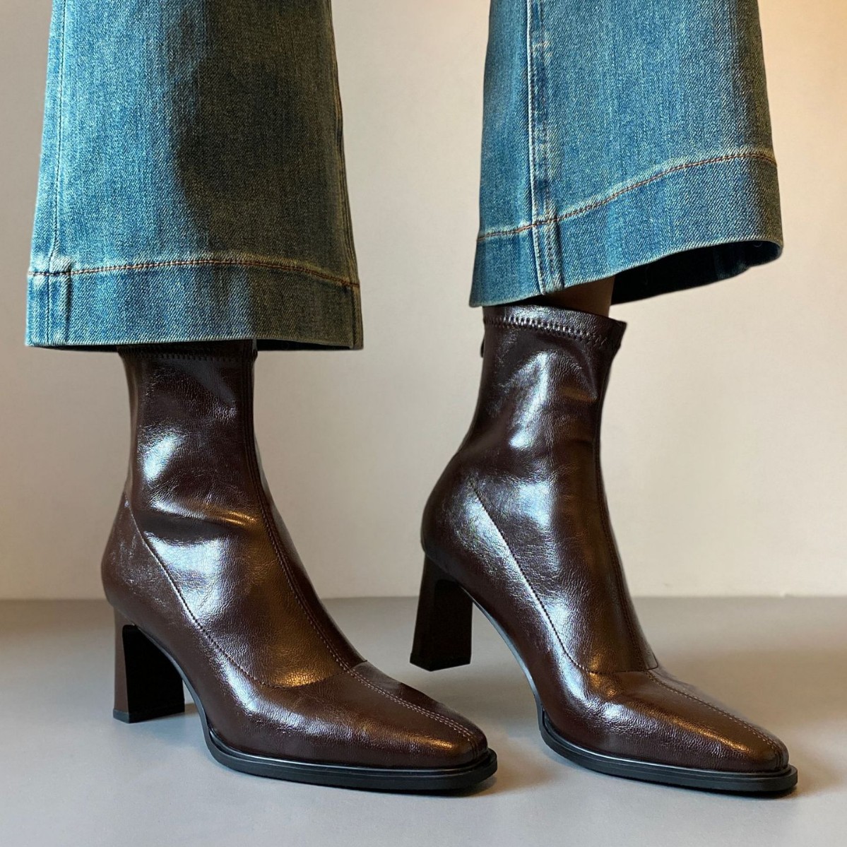 Stivali da pendolarismo eleganti, eleganti, morbidi, con tacco alto, alla caviglia, in pelle di vacchetta, con punta affilata, elasticizzati, autunno_voghion.com