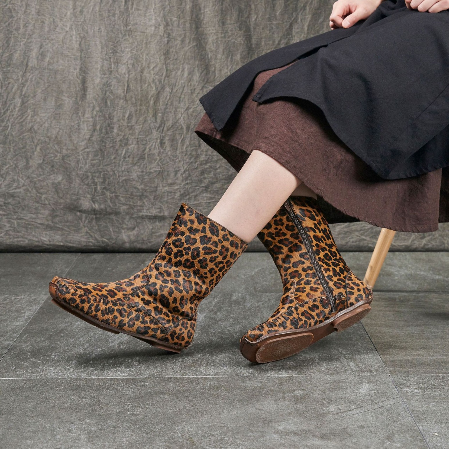 2024 autumn and winter new leopard print horse hair women's shoes top leather leather bottom thick heel side zipper fashion martin boots women