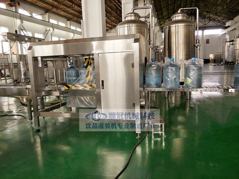桶装水生产设备 大桶矿泉水套袋机