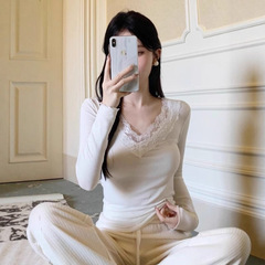 蕾丝打底衫女秋冬季2025新款小香内搭长袖t恤纯欲V领茶艺白色上衣