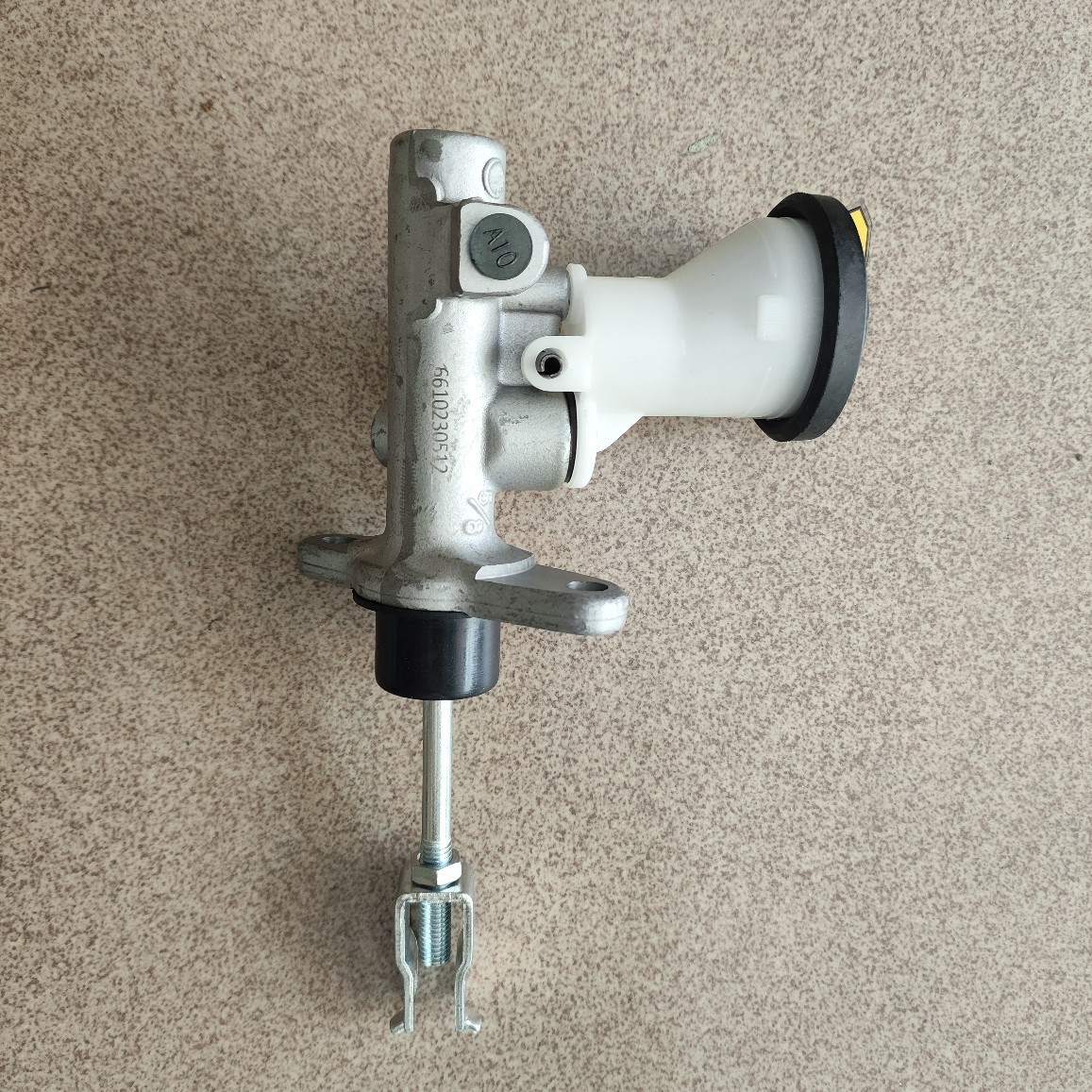 31410-35270 Hilux LN85 LN110 2L Clutch Master Cylinder
