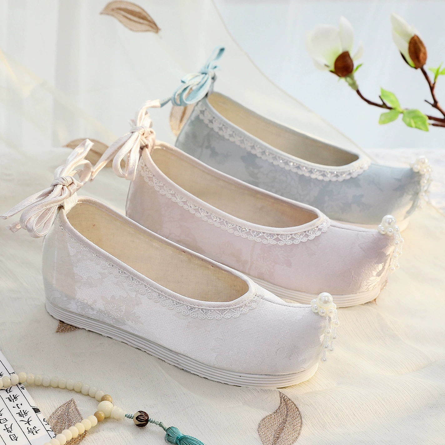 [Осенняя вода] 2024 Новые подходящие туфли из ханьфу, туфли с вышивкой в старинном костюме, имитирующие Многослойные туфли с мягким низом и поднятым бантом