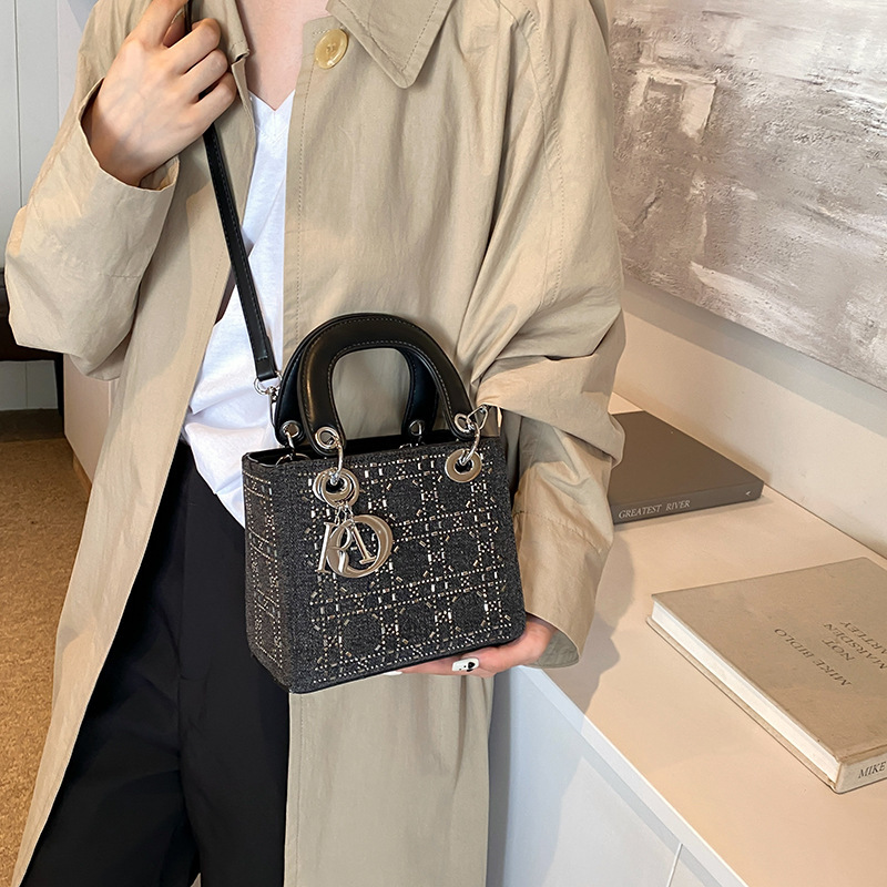 New Niche Design Women's Handbag Shoulder Bag with Sequins and Rhinestones, Lady Dior Style Quilted Wholesale Commuter Crossbody Bag New Niche Design Women's Handbag Shoulder Bag with Sequins and Rhinestones, Lady Dior Style Quilted Wholesale Commuter Crossbody Bag